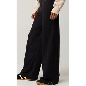 OFFLINE By Aerie NEW Hugger Trouser  in black sz L